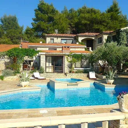 House Vela Luka