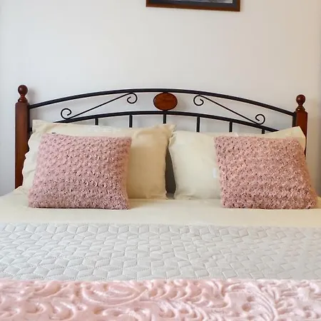 House Apartman *