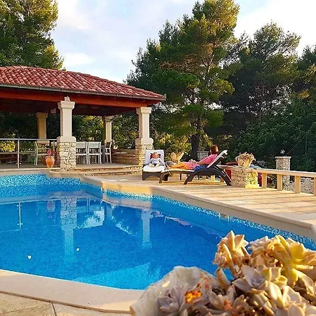 Apartment House Vela Luka