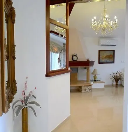 House Apartment *