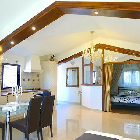 House Apartment *
