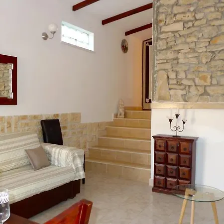 House Apartment *
