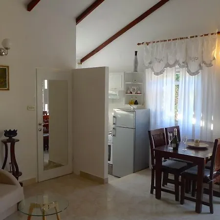 House Apartment *