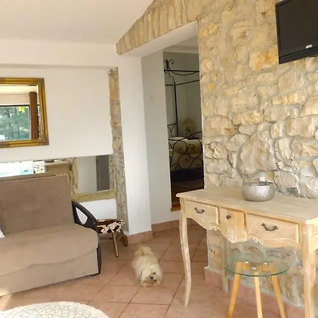 House Apartment *